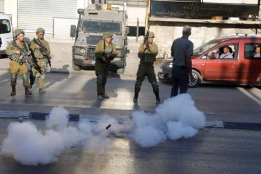 Muere menor de 15 años palestino en el marco de enfrentamientos entre manifestantes y militares israelíes en Cisjordania