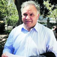 Contrato complica a exministro de Salud Álvaro Erazo y le cuesta la renuncia al director de Salud Valparaíso-San Antonio