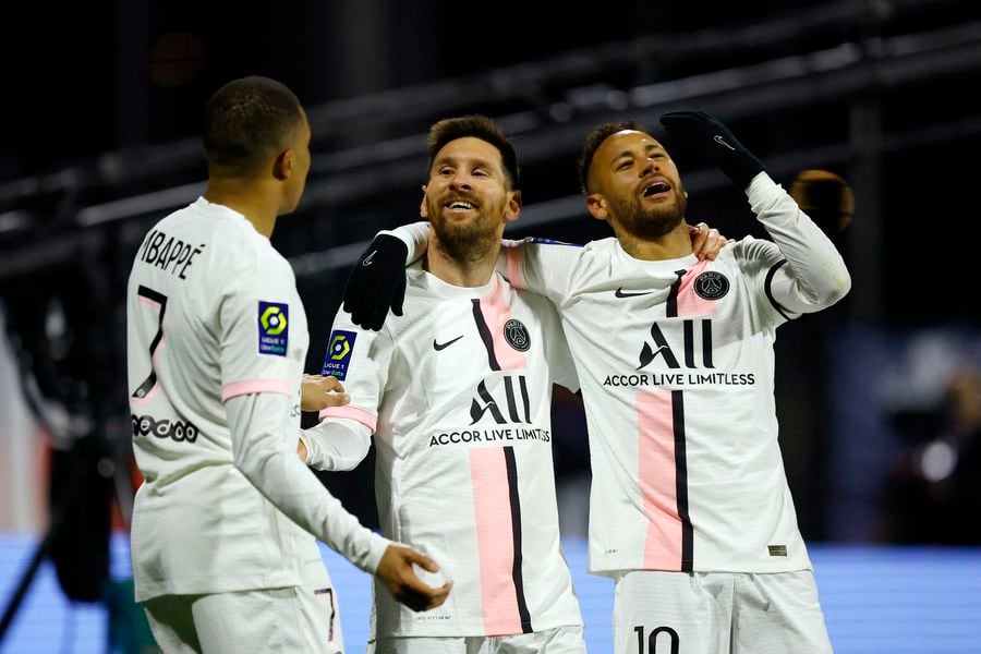 Psg Goal Celebration Hat Tricks From Mbappe And Neymar And Three Assists From Messi Athletistic