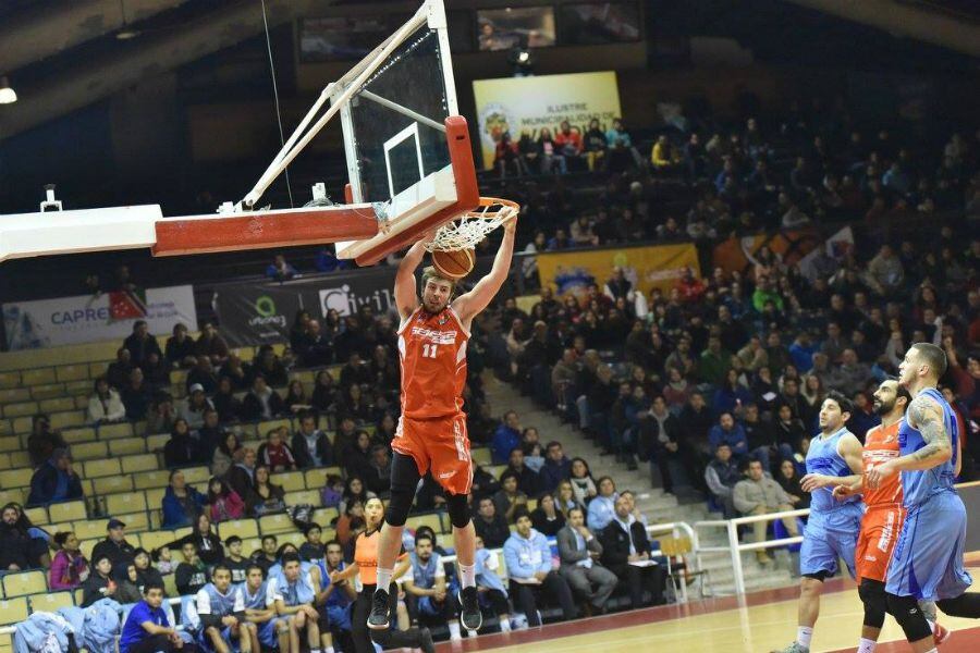 Los 20 años de la Liga Saesa se jugarán con nuevos clubes y un total de