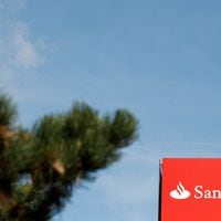 Dos bufetes estadounidenses preparan demanda colectiva contra Santander por caso de cuenta vinculada a Irán