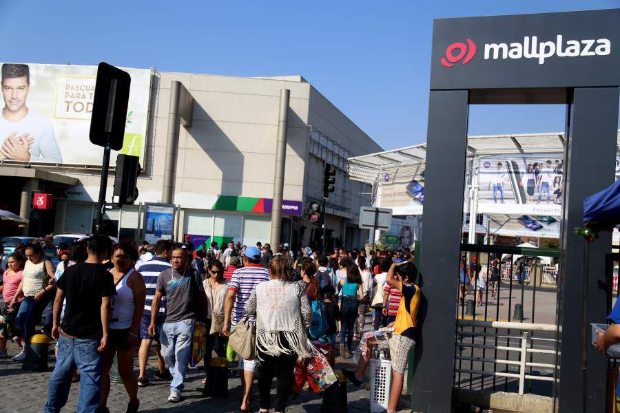 Entrada mall plaza vespucio