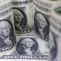 El dólar sube a la espera de más señales desde Estados Unidos y en medio de la debilidad del cobre