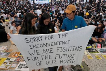 manifestacion-hong-kong-aeropuerto