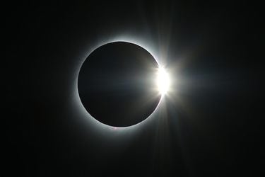 A sólo un mes y medio del próximo gran eclipse solar en Chile, así se prepara el sur del país para el evento 