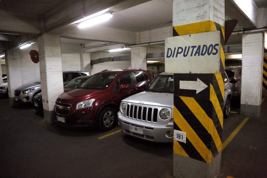 ESTACIONAMIENTO