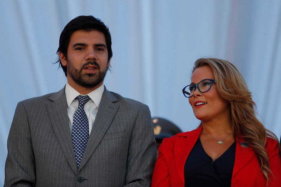 Diputado Joaquin Lavin Leon Sale En Defensa De Cathy Barriga Por Que Ella No Se Puede Sacar Una Foto En Pijama La Tercera