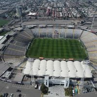 ¿Extender la concesión de Blanco y Negro a cambio de un nuevo estadio? Las negociaciones que se fraguan en Colo Colo para remodelar el Monumental