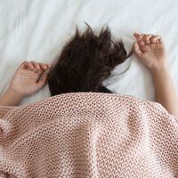 Buen dormir: los beneficios de las mantas de peso 
