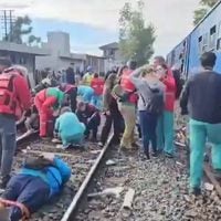 Choque de trenes deja al menos 70 heridos en Buenos Aires