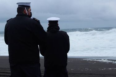 Armada continúa búsqueda de hombre que desapareció tras caer al mar en Zapallar