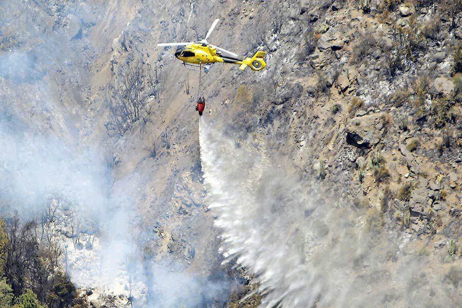 Imagen-INCENDIO-EN-EL-CANELO-EN-EL-CAJON-DEL-MAIPO3268pw