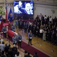 Minuto a Minuto | Familia Piñera Morel se retira luego de ceremonia privada y reabren puertas para despedir a ex Presidente en el ex Congreso Nacional