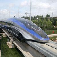 Cómo son los trenes flotantes de China que prometen ser más rápidos que los aviones
