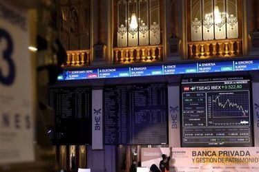 La Bolsa española encabeza las caídas en Europa tras victoria socialista en elecciones