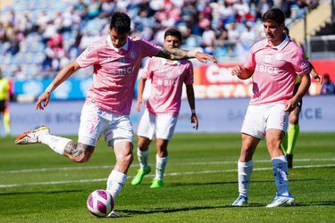Fernando Zampedri marcó el 1-0 de Universidad Católica frente a Ñublense, el partido que terminó igualado 2-2.