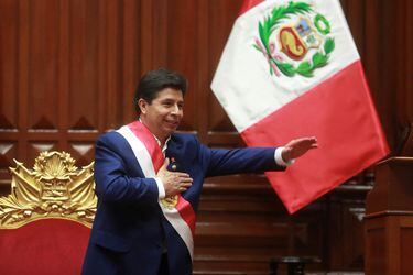Congreso peruano niega permiso a Presidente Castillo para viajar a Colombia a asunción de Gustavo Petro