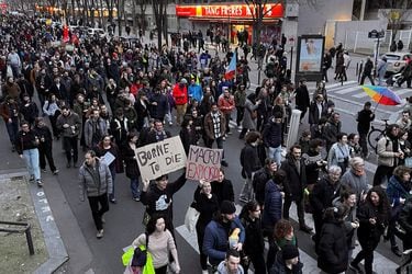 Francia: nueva jornada de protestas contra la reforma de pensiones deja 76 detenidos en París