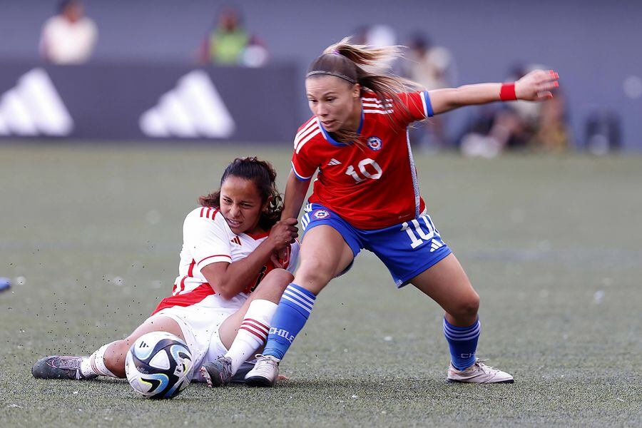 Yanara Aedo marcó el gol de Chile ante Perú.