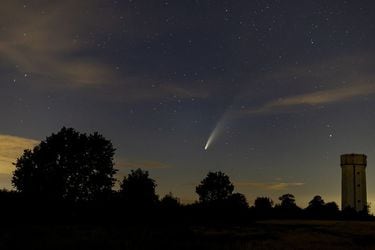 Imperdible: El cometa verde llega a Chile tras 50 mil años