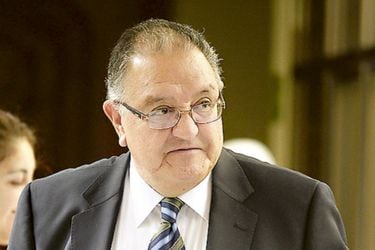 Huenchumilla sorprende a la DC y anuncia que patrocinará proyecto para permitir la eutanasia en Chile