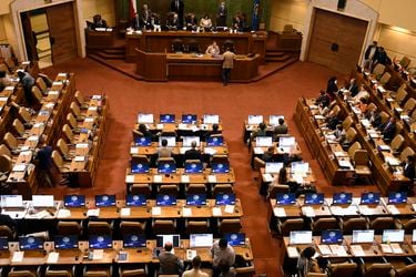 “Va en dirección contraria a la descentralización”: diputados de oposición critican propuesta para eventual traslado del Congreso a Santiago