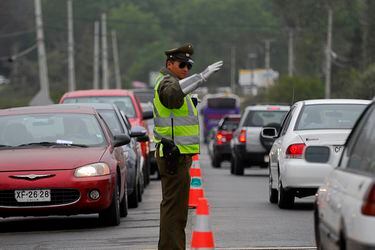 Más de 161.000 vehículos han salido de la Región Metropolitana por fin de semana largo: cifra supera proyección del MOP