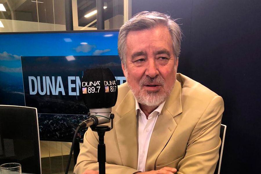 Alejandro Guillier duna