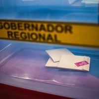 Senadores presentan proyecto para que gobernadores regionales sean elegidos con mayoría absoluta