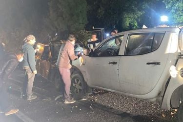 Tres víctimas fatales y siete lesionados deja colisión triple en la ruta Pucón-Villarrica