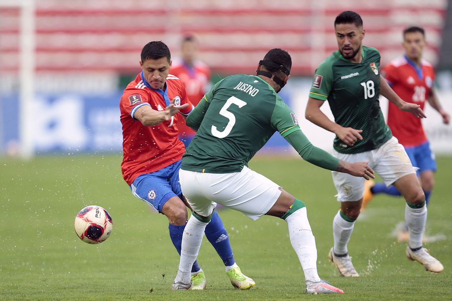La Selección Chilena visita a Bolivia por las eliminatorias. La Roja necesita ganar para continuar con la ilusión de clasificar a la Copa del Mundi Qatar 2022. Sigue en vivo el partido.