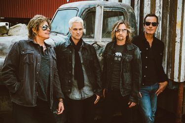 Stone-Temple-Pilots-STP-press-photo-by-Michelle-Shiers-2017-billboard-1548