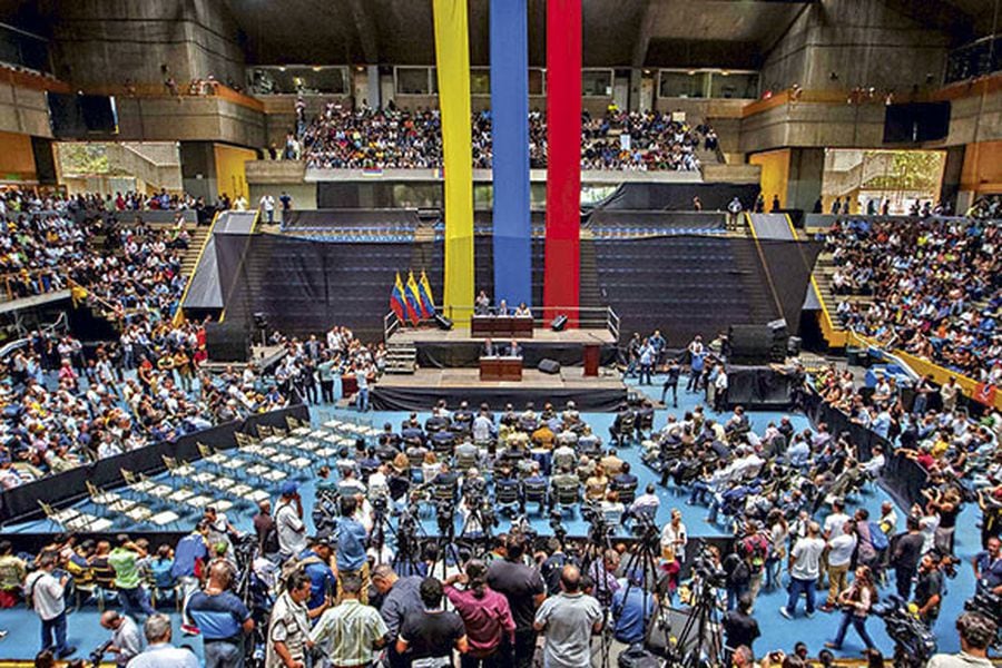 la-asamblea-nacional-venezolana-sesiona-man-37510557