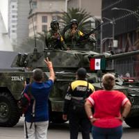 Los cuestionamientos que enfrenta AMLO por su estrategia de extender la presencia de militares en las calles hasta 2028