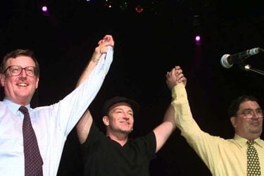 El rol de Bono que impulsó el respaldo a los Acuerdos de Viernes Santo de 1998 en Irlanda del Norte