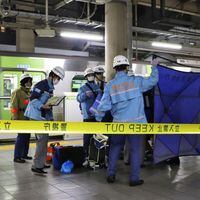 Qué se sabe del ataque a pasajeros en un tren de Tokio