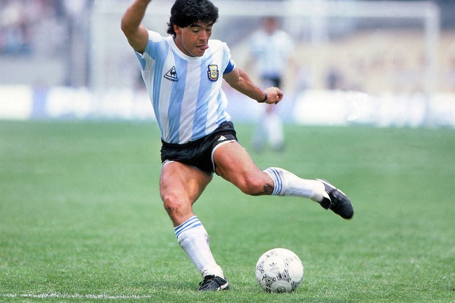 Maradona, te quiero igual: cuando Calamaro le cantó al Diego - La Tercera