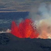 Volcán en Islandia entra nuevamente en erupción