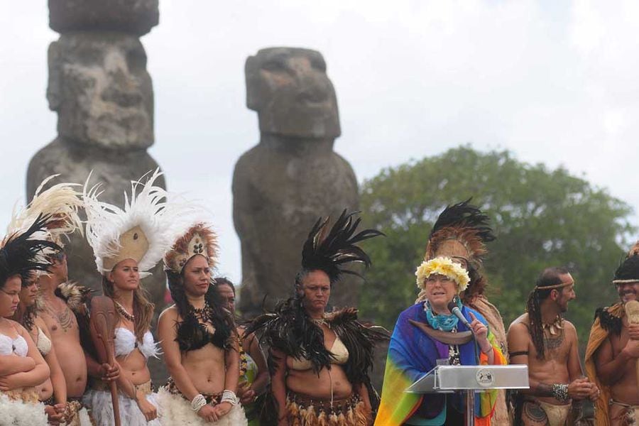 La Presidenta Michelle Bachelet hace entrega del parque Rapa Nui