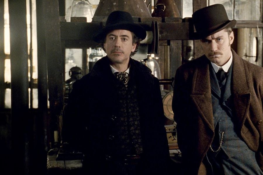 still-of-jude-law-and-robert-downey-jr.-in-sherlock-holmes-(2009)-large-picture