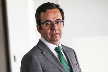 Luis Felipe Céspedes ante Comisión de Hacienda del Senado defiende la autonomía del Banco Central y su rol en el control de la inflación