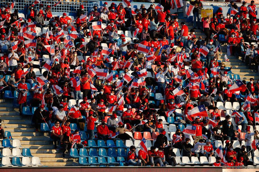 La FIFA toma nota: el público no respetó el himno de Paraguay - La Tercera