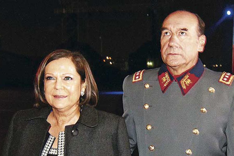 Fuente-Alba y Anita María Pinochet