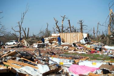 EE.UU: Aumentan a 26 los muertos tras los tornados en el estado de Misisipi 