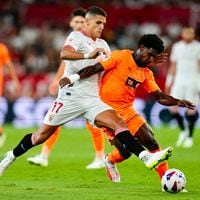 Sevilla cae ante Valencia en el arranque de la liga española