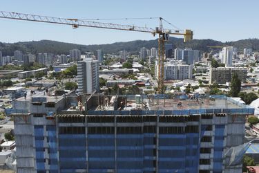 Empeoran perspectivas para la inversión en construcción ante fuerte alza en costos de materiales y menor demanda por viviendas