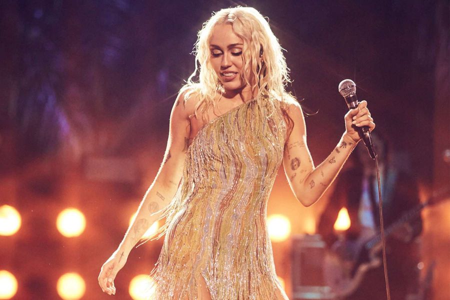 La apuesta de Miley Cyrus por el amor propio (y las dedicatorias a su