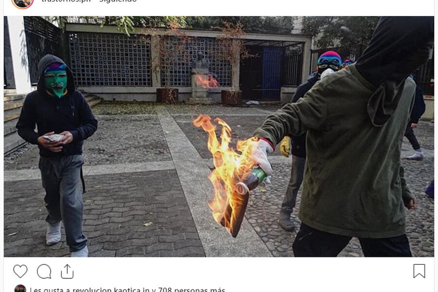 Capuchas, máscaras y protestas La Tercera