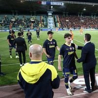 Polémica en Turquía: Fenerbahce alinea a jugadores juveniles y abandona la cancha en la final de la Supercopa