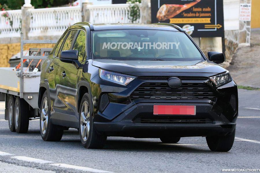 2020-toyota-rav4-plug-in-hybrid-spy-shots--photo-credit-s-baldauf-sb-medien_100712934_h